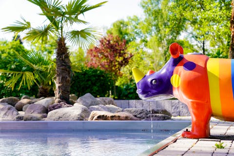 Kinderbecken im Schlossbad mit buntem Wassertier