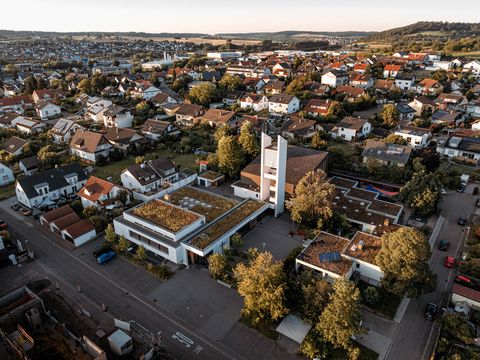 Evangelische Kirche Wilferdingen aus der Vogelperspektive